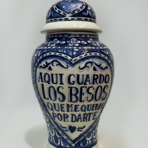 AQUÍ GUARDO LOS BESOS QUE ME QUEDAN POR DAR