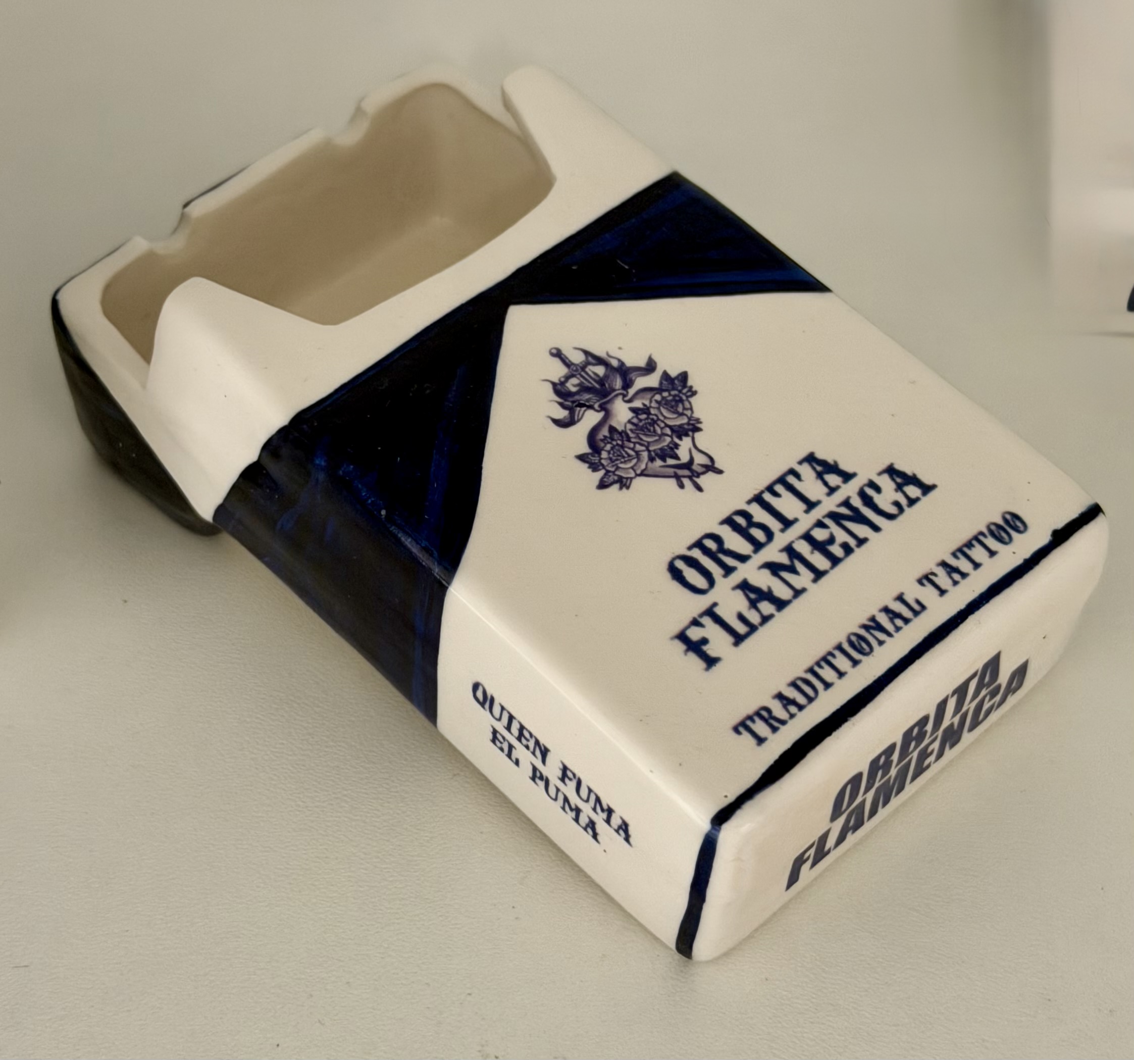 Pieza de cerámica órbita flamenca